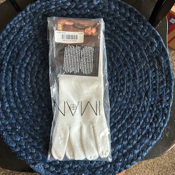 NWT - Iman Designer Winter White Global Chic  Knitted Gloves with Sequin Cuff XL - Picture 4 of 4